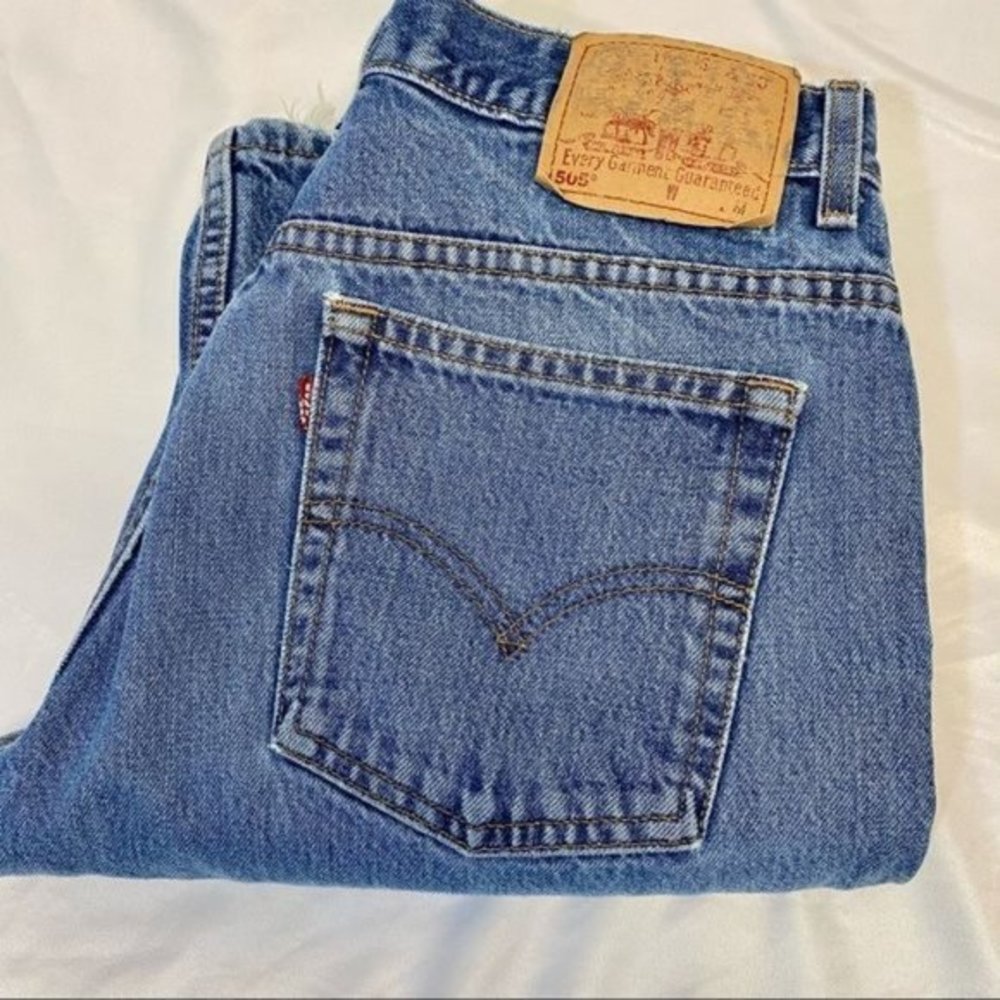 Y2k Levi’s 505 slim fit straight leg jeans